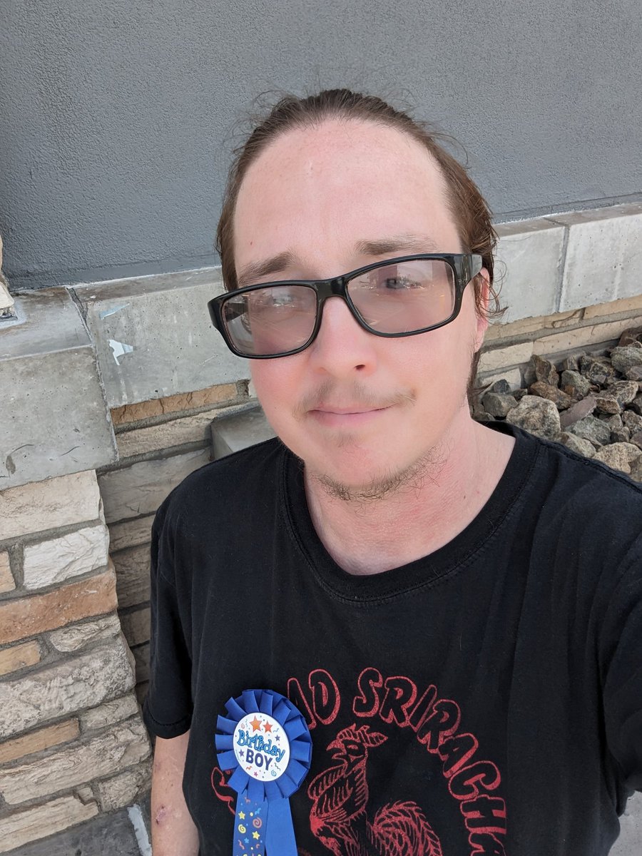 EitanFtm's tweet photo. It's my birthday today! I've reached the wise age of 40!

If you would like to add a little joy to my life, here is my art wishlist! 

https://t.co/Ls5ST2JcEv https://t.co/BkAQMpQZGl