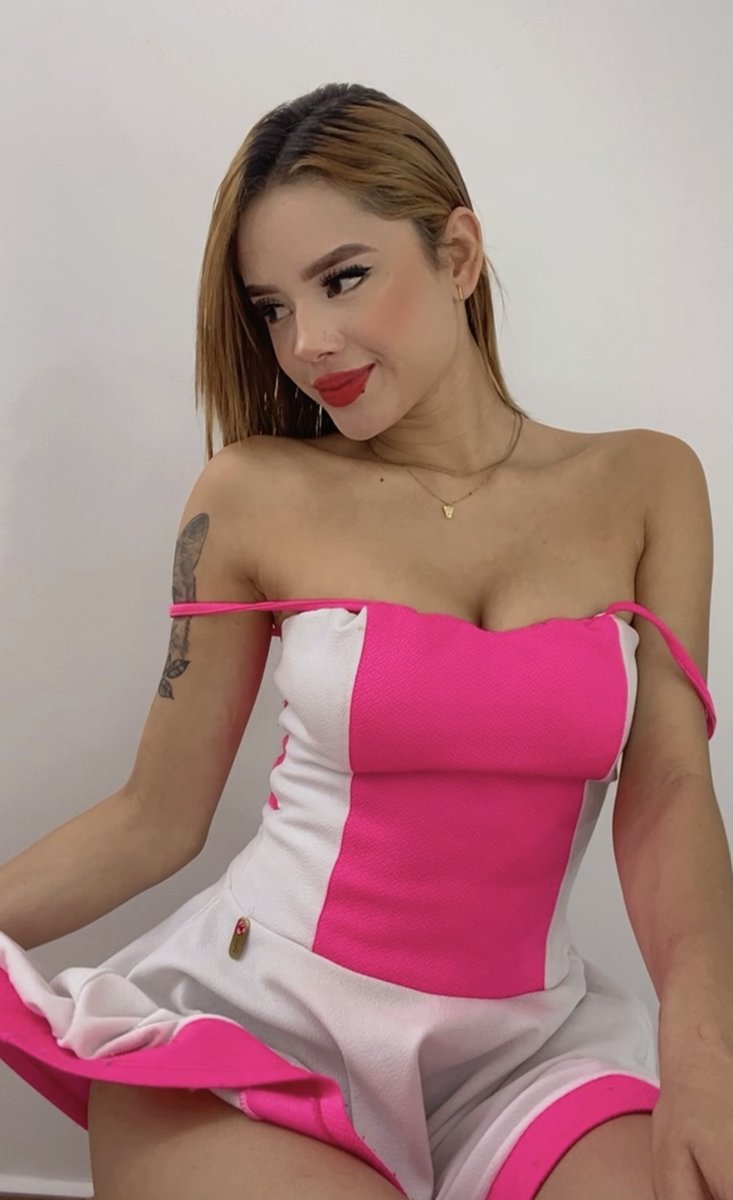 samsmith667's tweet photo. How beautiful my world when I smile, don't you think?
#Latina #models #onlygirl #SmileAgain https://t.co/m5PHBAJP4Q