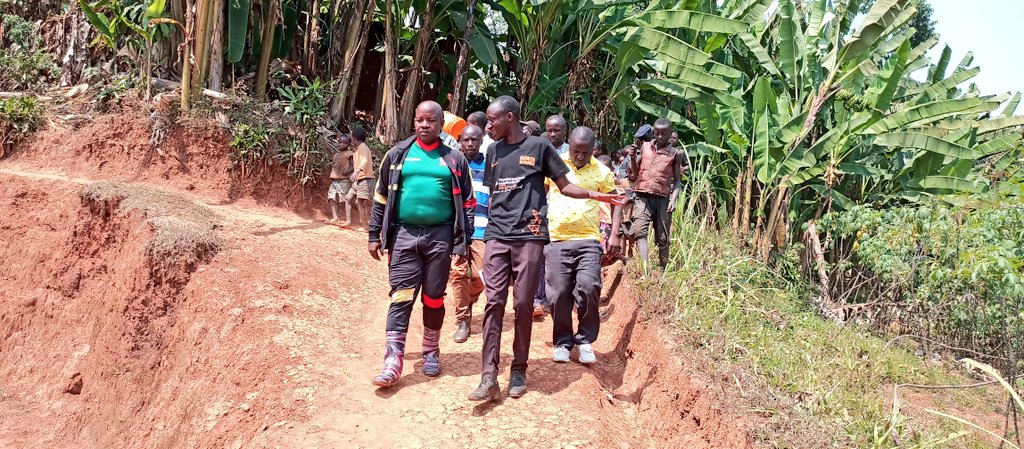 CibitokeProv's tweet photo. #Burundi Kuri uyu munsi wa 25/07/2023 Buramatari wa @CibitokeProv yagendeye abenegihugu bo ku mutumba #Muhungu muri Komine #Mabayi bahurikiye mu migwi G50 mu mugambi w'ishirahamwe #AUXFIN aho bakorera hamwe imigambi yo kwiteza imbere @MininterInfosBi @KwaNtare #Ayiwacu https://t.co/xiFOgB1BhS