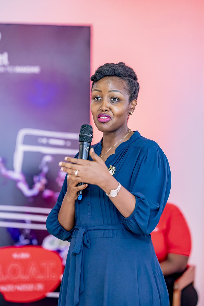 airtelrw's tweet photo. On Tuesday 25th July, Airtel Rwanda welcomed Honorable @RwandaICT Minister @MusoniPaula to mark the Launch of its 4G/LTE Network. The Minister congratulated the team on achieving the milestone and challenged them to expand quickly to cover all areas of the country. #NewUBUNTU4G https://t.co/2puzUpEkqa
