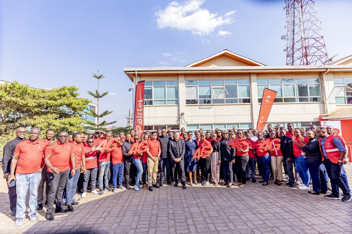 airtelrw's tweet photo. On Tuesday 25th July, Airtel Rwanda welcomed Honorable @RwandaICT Minister @MusoniPaula to mark the Launch of its 4G/LTE Network. The Minister congratulated the team on achieving the milestone and challenged them to expand quickly to cover all areas of the country. #NewUBUNTU4G https://t.co/2puzUpEkqa