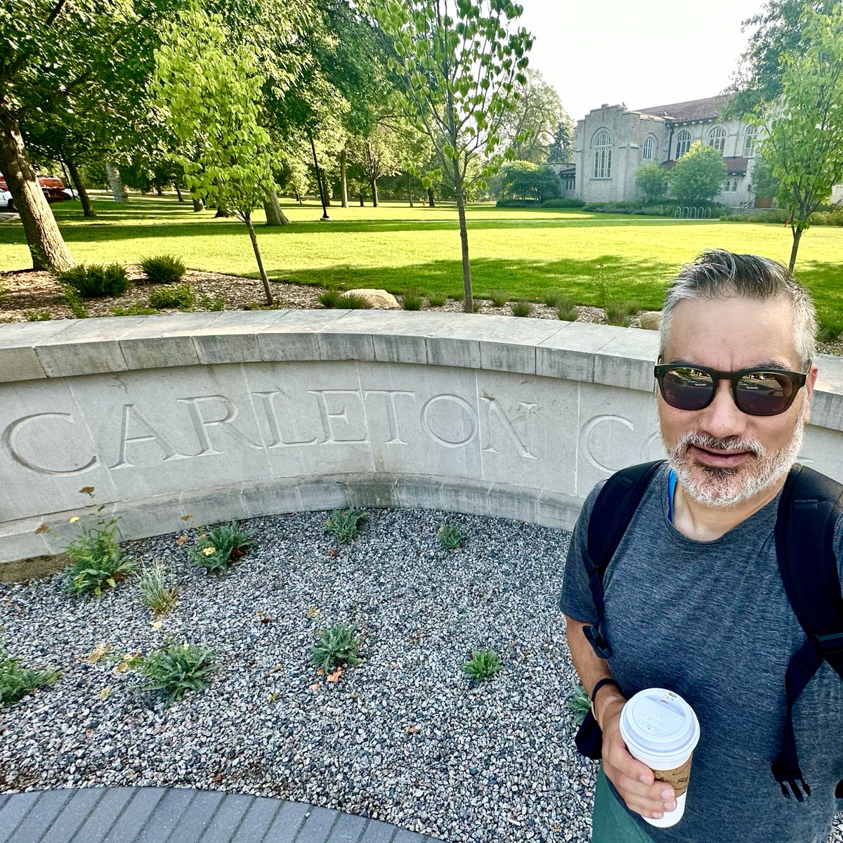Really enjoying my visit to @CarletonCollege for our #AALAC workshop on #OpenScience at #LiberalArtsColleges. This workshop has been on ice since summer 2020 and I'm so happy we could finally make it happen. Thanks @juliafstrand for being THE BEST MOST AWESOME host!