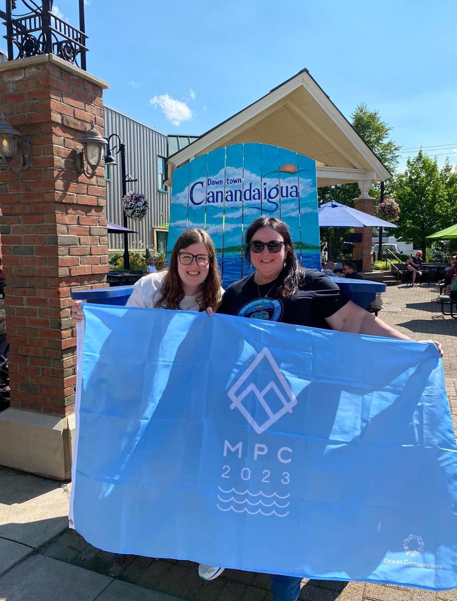 ConnieLee_67's tweet photo. @MyPeakChallenge @SamHeughan A @RoadtripPeakers admin capture, on one of many #PeakerAdventures with our beautiful #MPCFlag! So proud to support @MyPeakChallenge and @OurOcean by waving this beauty, everywhere we go! 🤗🚙🩵🌊🙌🏻 https://t.co/QU7Zp8vXbT