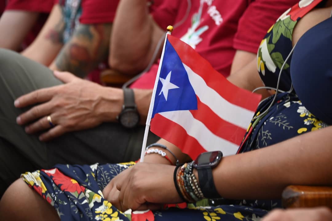 🌎| La capital de la solidaridad está #AHORA en Santiago de #Cuba.

Decenas de amigos, provenientes de los cinco continente, se reúnen en la Ciudad Heroica, para celebrar el 26 de Julio junto al pueblo cubano.

Están en la <a href="/UOCuba/">Universidad de Oriente</a> y el presidente <a href="/DiazCanelB/">Miguel Díaz-Canel Bermúdez</a> los acompaña.