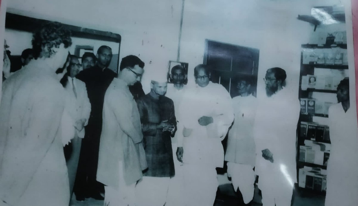RYSOdisha's tweet photo. ଉତ୍କଳ ସର୍ବୋଦୟ ମଣ୍ଡଳ, ଉତ୍କଳ ଗାନ୍ଧୀ ସ୍ମାରକ ନିଧି, ଗାନ୍ଧୀ ଶାନ୍ତି ପ୍ରତିଷ୍ଠାନ, ଲୋହିଆ ଏକାଡେମୀ, ରାଷ୍ଟ୍���ୀୟ ଯୁବା ସଂଗଠନ ପକ୍ଷରୁ ଲୋହିଆ ଏକାଡେମି ଠାରେ ଭାରତୀୟ ରେଳ ବିଭାଗ ଓ ଉତ୍ତର ପ୍ରଦେଶ ସରକାରଙ୍କ ଦ୍ୱାରା ବାରାଣସୀ ସ୍ଥିତ ଜାତୀୟ ସାଧନା କେନ୍ଦ୍ର ଧ୍ବଂସ ପ୍ରତିବାଦରେ ସାମ୍ବାଦିକ ସମ୍ମିଳନୀ। https://t.co/fHuk6F0Xqe