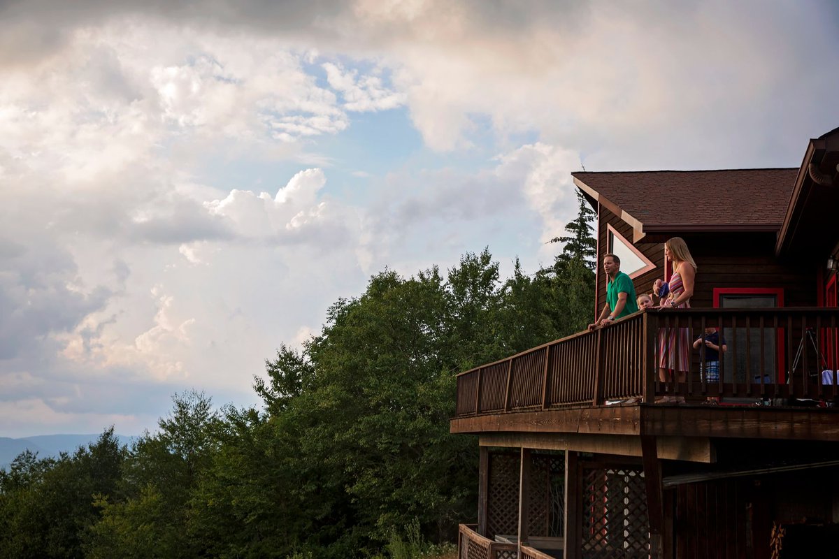 VisitPocahontas's tweet photo. Camping? Cabins? Hotels? Discover your summer style in Pocahontas County: https://t.co/Zb4IhSE4ls #TravelTuesday #PocahontasCountyWV #VisitNMP https://t.co/dpqpIvUtqA