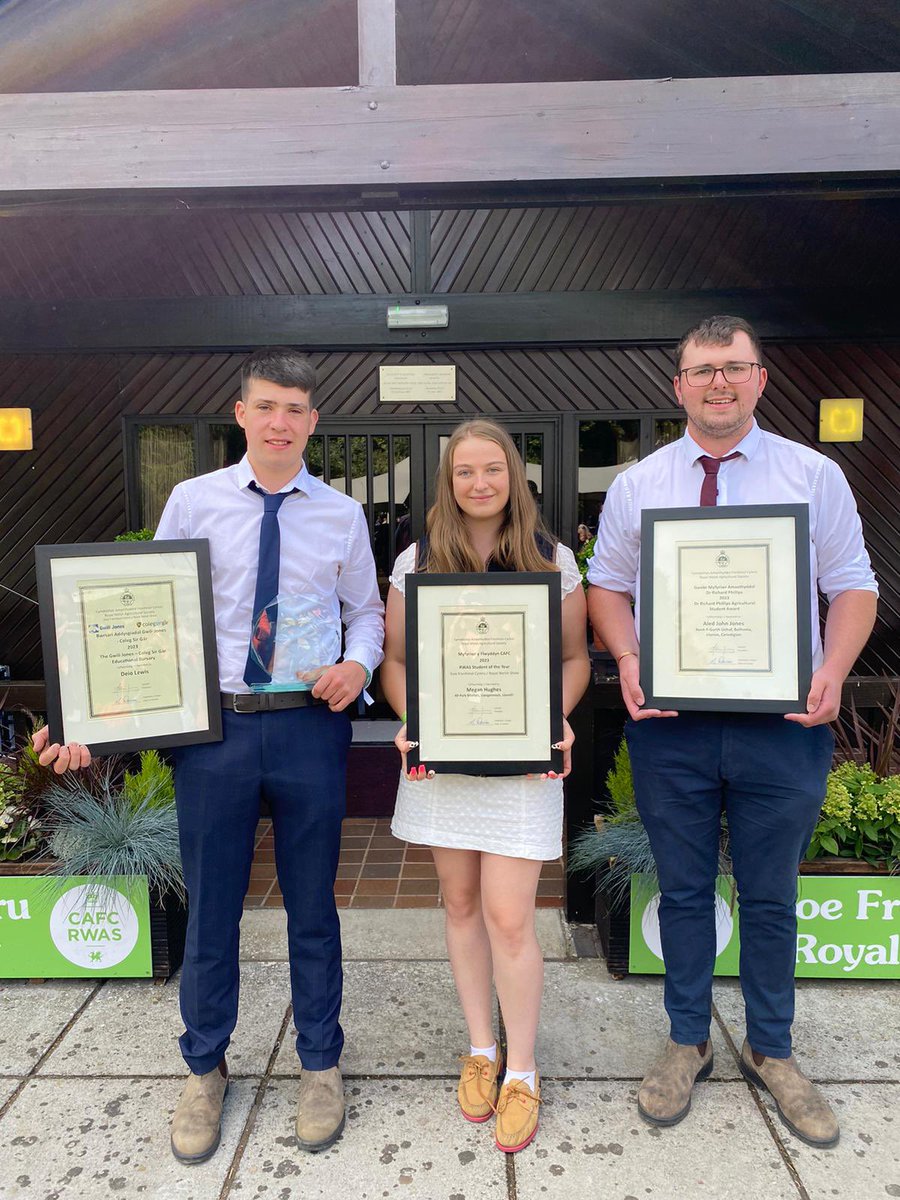 What a joy to see 3 young students win prizes <a href="/royalwelshshow/">Royal Welsh Agricultural Society</a> today

#GelliAur
<a href="/ColegSirGar/">Coleg Sir Gâr</a> 
<a href="/colegceredigion/">Coleg Ceredigion</a> 
#Agri