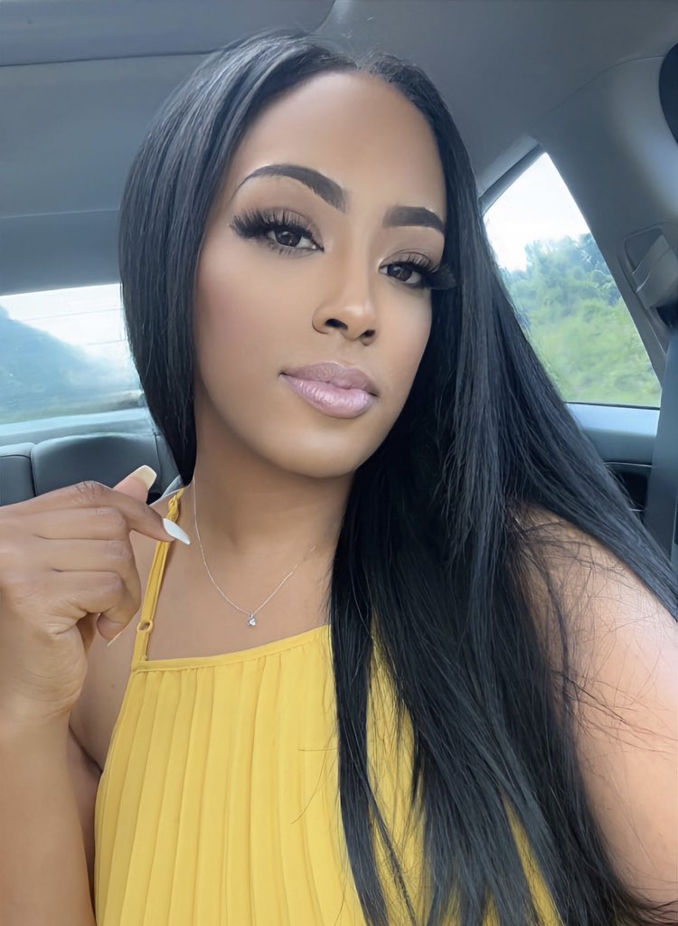 KandidlyKamesha's tweet photo. 30 and up, drop a picture with your age. 

38 in six days! ♌️✨ https://t.co/rfiU9MxhW4