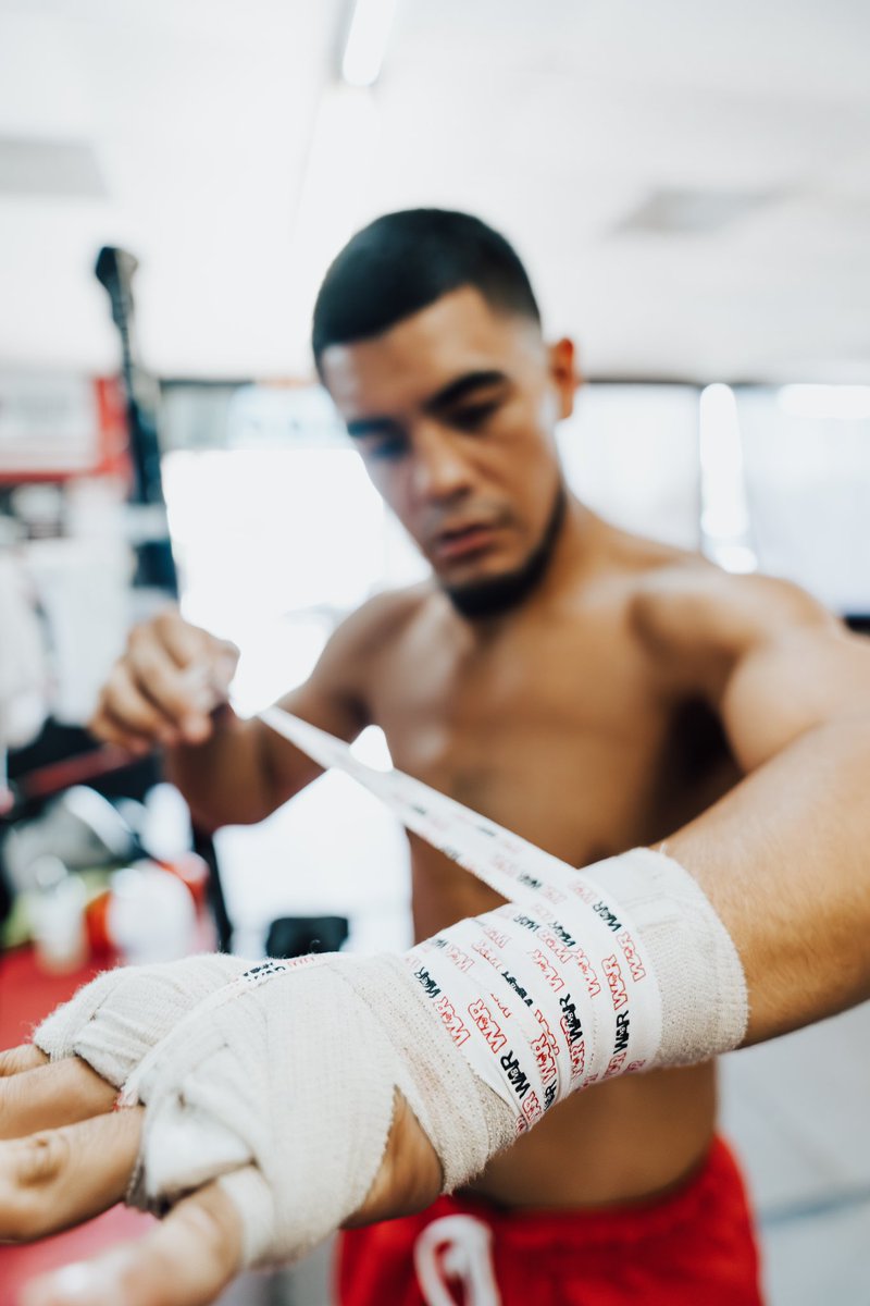 EricPSD's tweet photo. 4 DAYS AWAY, STRAP SEASON! https://t.co/WAwVmGsHdl