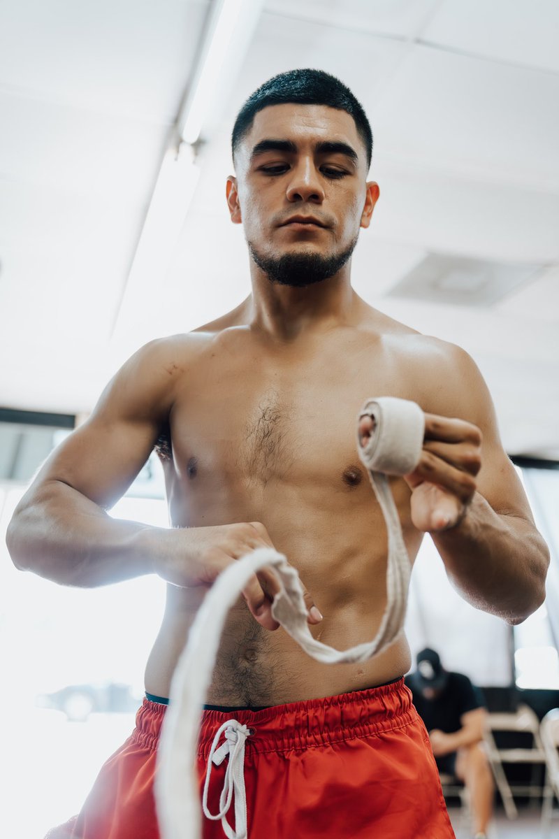 EricPSD's tweet photo. 4 DAYS AWAY, STRAP SEASON! https://t.co/WAwVmGsHdl