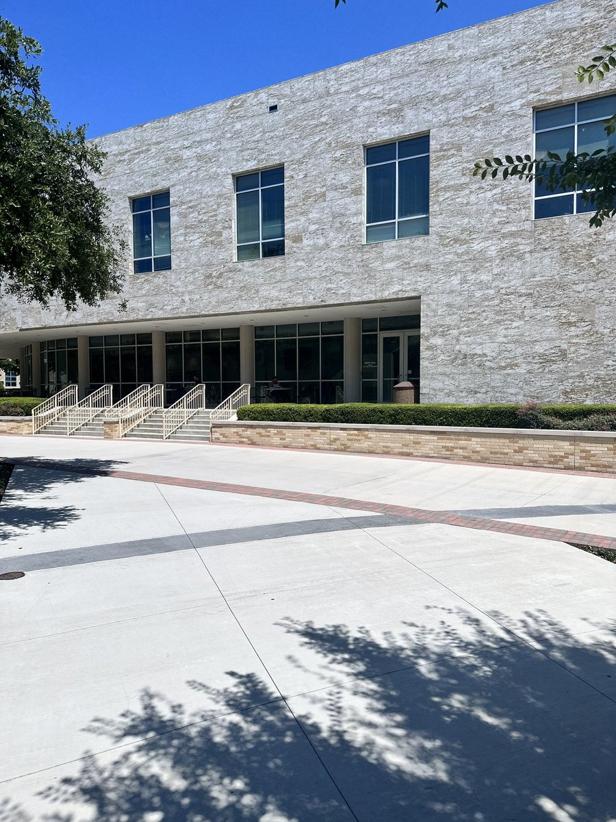 EducatorBlack's tweet photo. Learning that I wasn’t far off and my studying independently placed me in a place where others were coming asking for advice! #DCCharters #EnglishTeachers Love to collaborate and sharpen who I am as an instructional leader! Get ready Big Tech coming strong! https://t.co/vfFWLcIHY9