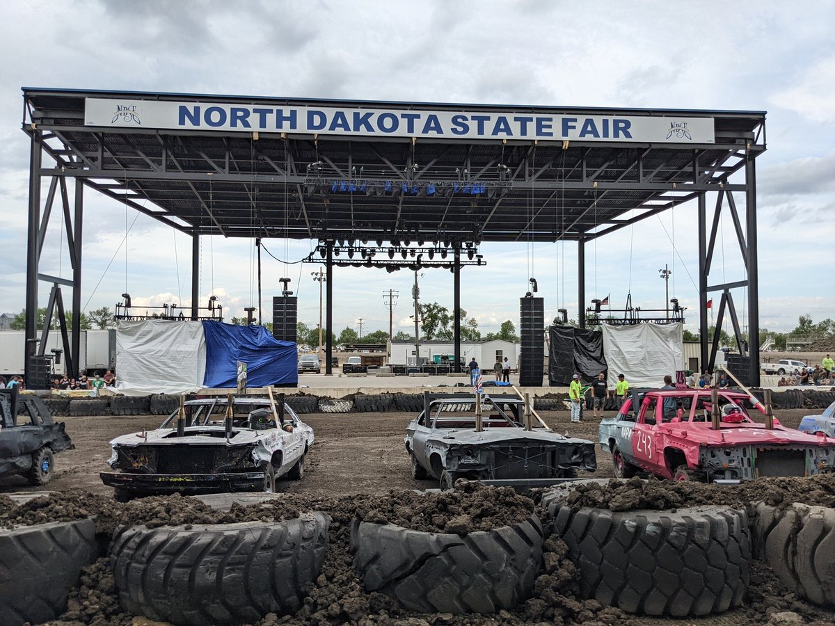 J2XPsports's tweet photo. Though back down South, I've been enjoying the ND State Fair action from afar and reminiscing on my wonderful times in the Minot area.

Missing @MinotHighAD, @SeanW_21, @NetworkPsp, @ZachKeenanTV, @colehcclem, and all the amazing people I met while covering sports for the MDN! https://t.co/wsflE8aV4D