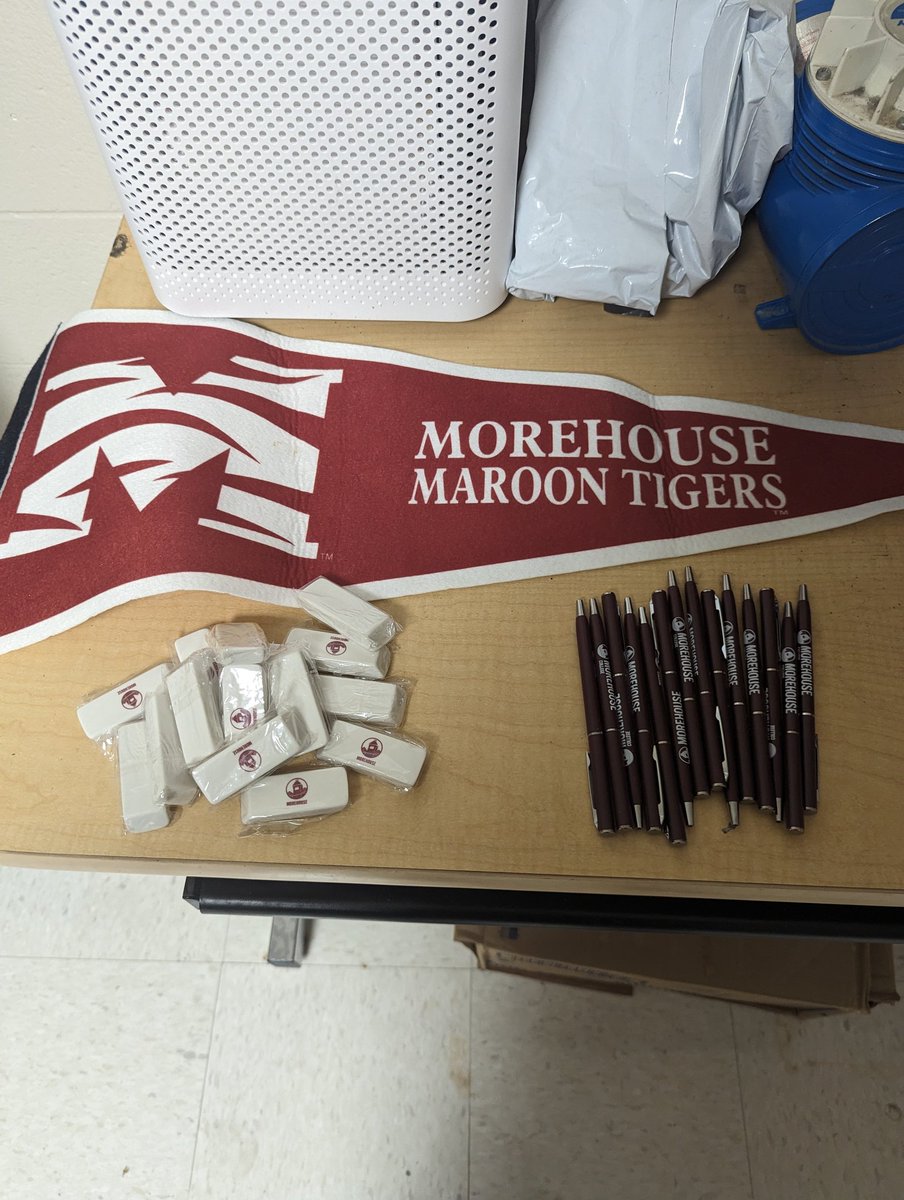 Jamie Walker 🤘🏾-HBCU Wired (@sportvoicejw) on Twitter photo Waiting to get this wall decorated & my boy @kchap512 came through with <a href="/Morehouse/">Morehouse College</a> drip!!! Much appreciated my guy!! Waiting to get this wall decorated & my boy @kchap512 came through with <a href="/Morehouse/">Morehouse College</a> drip!!! Much appreciated my guy!!