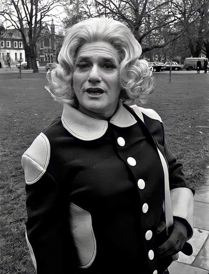 Peeps of a certain age ..
Who remembers this game old girl ..🤭🤭

“ Ohhhh…
You are awful.. but I like you “