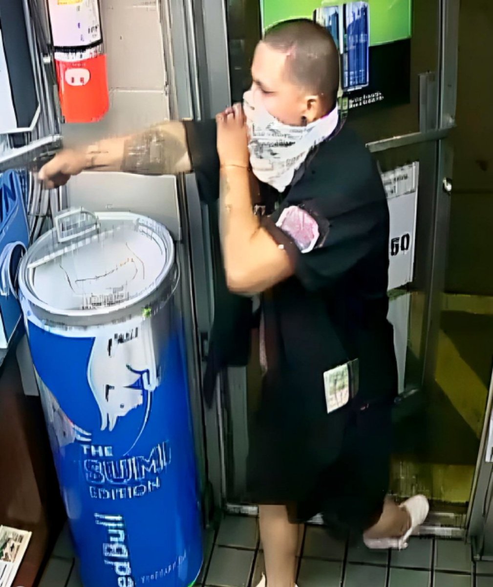 Tucson_Police's tweet photo. Last Wednesday night (7/19), the pictured suspect entered the Speedway Gas Station near E. Broadway &amp; S. Wilmot Rd. He was armed w/a silver pistol &amp; fled on foot after the robbery. 

He has tattoos on his right forearm &amp; left calf. Call 911 or 88-CRIME w/info. @88CrimeTucson https://t.co/H4DsKN1Tlg
