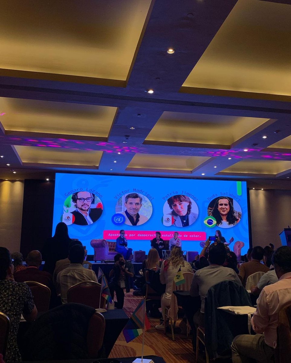 YaajMexico's tweet photo. ✍️✨De la pluma de: @A_F_Angarita
VI ENCUENTRO DE
LIDERAZGOS POLÍTICOS LGBTI
DE LAS AMÉRICAS Y EL CARIBE
#liderazgoslgtbi #mexico #outbright #lgtbiq🏳️🌈 #diversidaddominicana #caribeafirmativo #somoscdc #yaaj #promsex #voteglbt #iam https://t.co/eRrWhxzdil