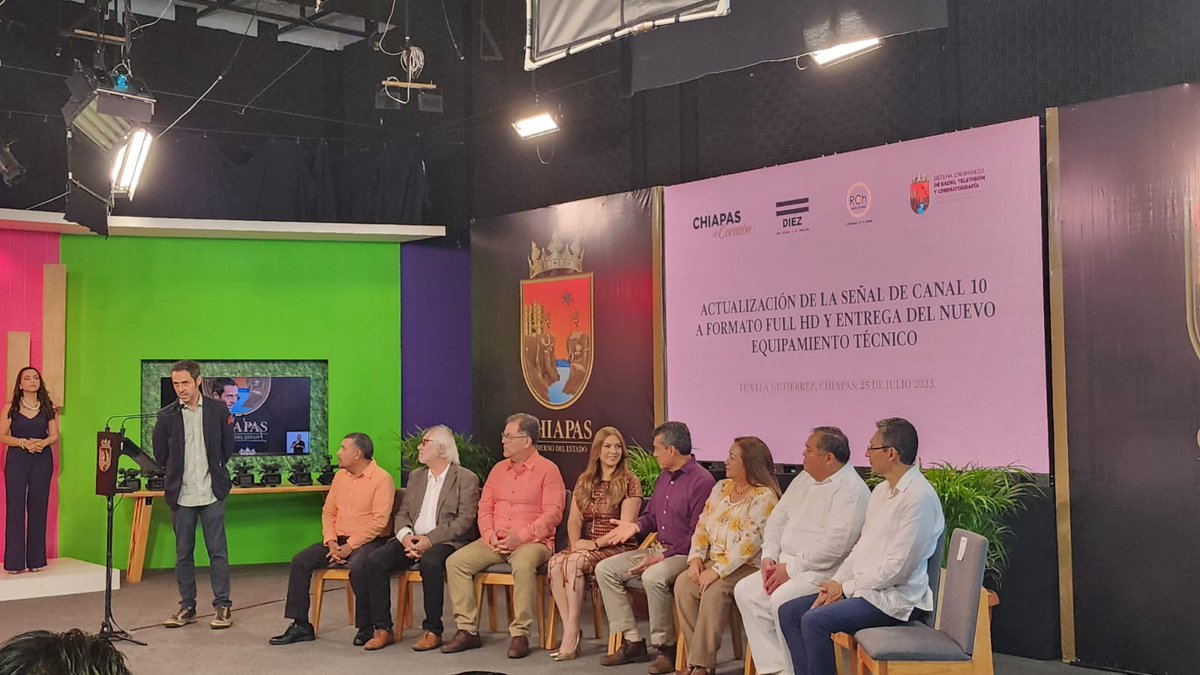 laREDMX's tweet photo. El presidente de @laREDMX, @fersanchezmej, asistió a la Actualización de Canal 10 a Formato Full HD junto al gobernador de Chiapas, Rutilio Escandón Cadenas; @JuanAguileraCid de @tv4guanajuato y miembros de la mesa directiva de la RED: Yesenia Castañeda Fernández y @jchable09. https://t.co/E8lVjnscsY