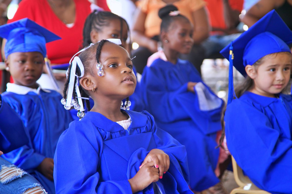 BrightBeginDC's tweet image. Congratulations to our little graduates! 🎓🌟 As they spread their wings and take their first steps into the world, we know they'll shine brightly in everything they do. 😊🌈

 #BrightBeginnings #PreschoolGraduation #EarlyChildhoodEducation #Headstart #Ward7 #Ward8