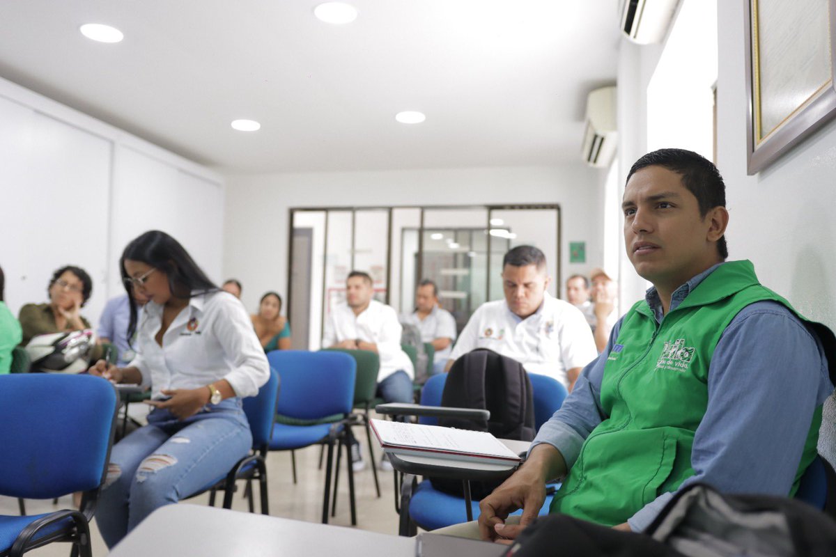 HuilaGob's tweet photo. Departamental para la Gestión del Riesgo de Desastres del Huila adscrita a la Secretaría de Gobierno.

Se espera en los próximos meses generar una articulación interinstitucional, que permita llegar a más huilenses para recordar que la gestión del riesgo es de todos. https://t.co/YBBfQECvAP