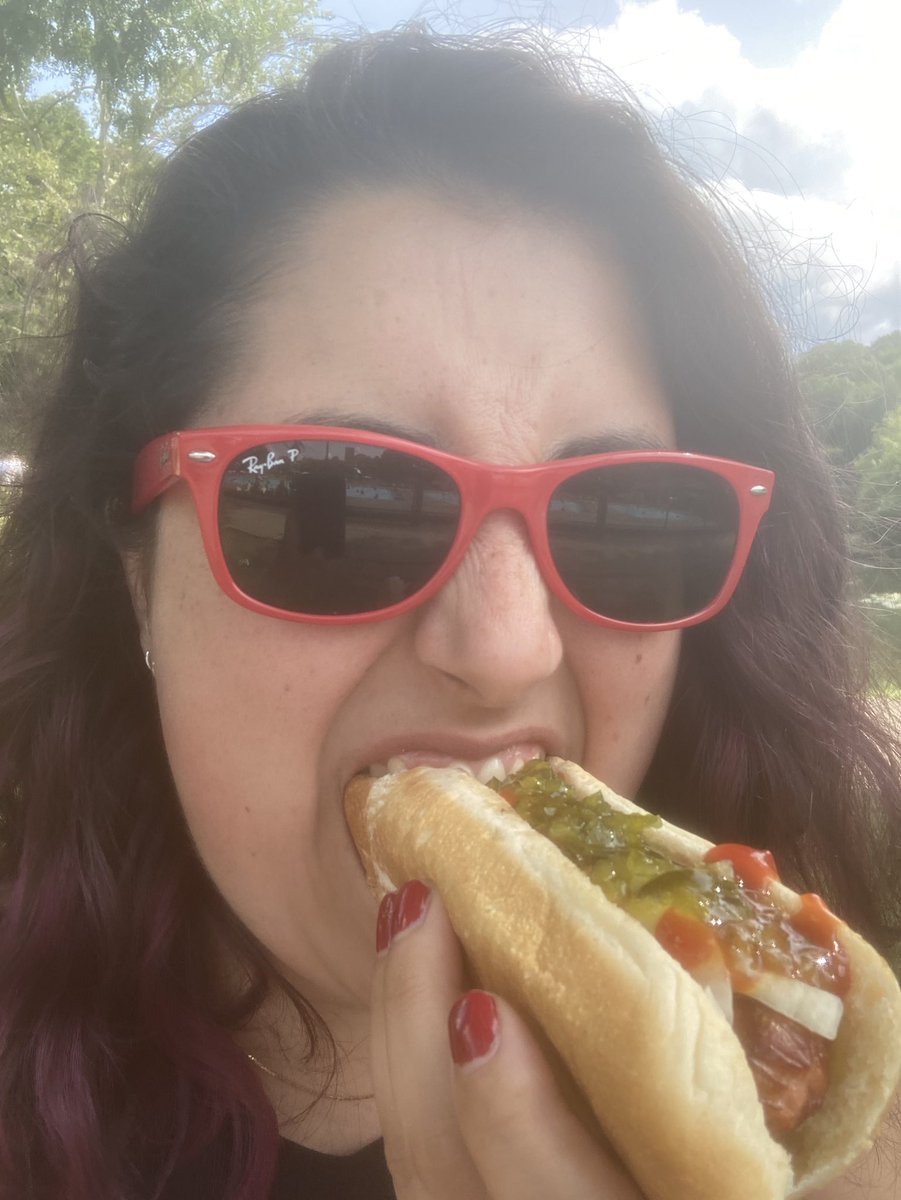 First hot dog since reading <a href="/jamieloftusHELP/">jamie loftus 🌭</a> ‘s Raw Dog and I bought it from a cart outside the pool and I am going to fucking enjoy it