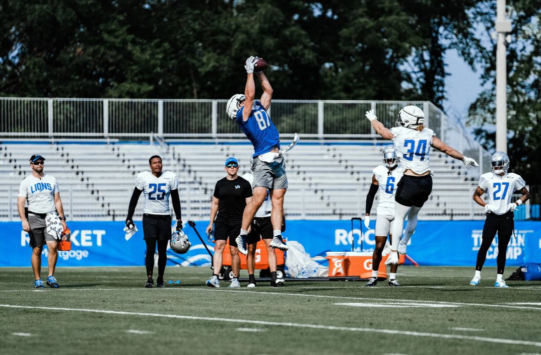 lionsfanreport's tweet photo. Sam LaPorta’s 35 inch vertical on full display. 

Holmes drafted an athletic freak at TE! #OnePride https://t.co/PG6CghKnPa