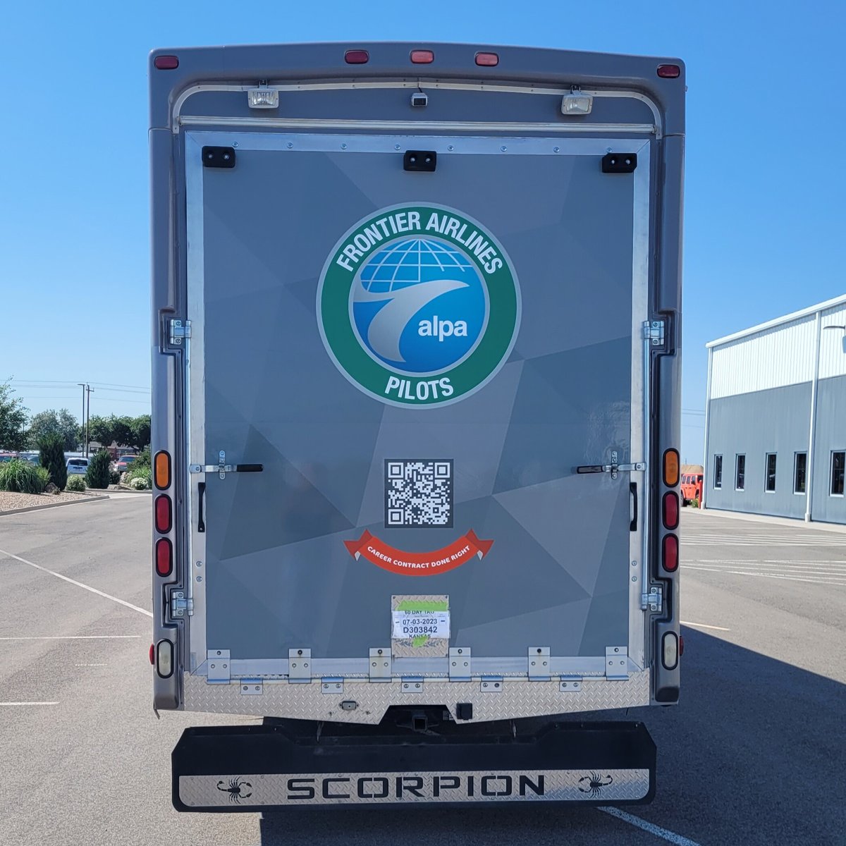 F9ALPA's tweet photo. Meet the Big Bus!
Just in time for the opening of contract negotiations.
The Big Bus will be an integral part of our information campaign for our Section 6 bargaining.
#CareerContractDoneRight
#f9ALPA
#FrontierPilots
#WeAreALPA https://t.co/voD6Ver97B