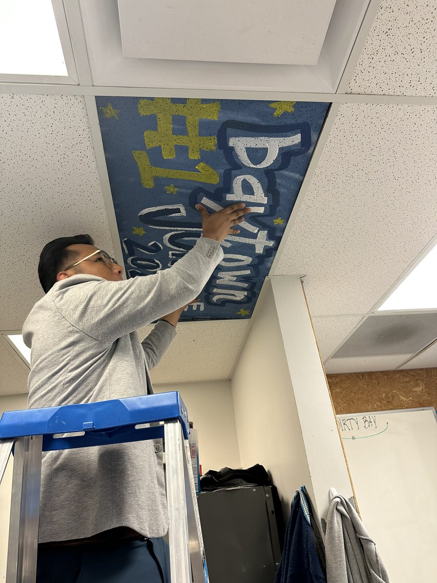 CanasofSTX's tweet photo. A terrific Tuesday it has been!
Mobily leaders blitzing with ARSMs, Astros tickets winner delivery & another Baytown tile goes up!!! #EHOU #TopTileDelivery Excited to see this team close out July strong ๐ https://t.co/9kXDTsl6FB