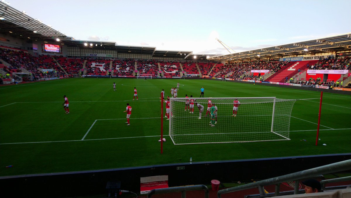 ARF_som's tweet photo. Another 90 in the legs. Blades v Miller's. Not worried about the result. #twitterblades https://t.co/h8KH18Y8kl