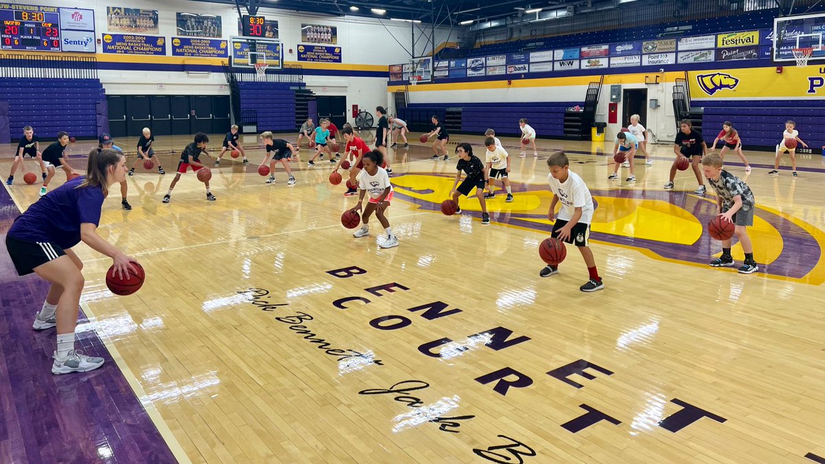 UWSPWBB's tweet photo. Final ⛹️‍♀️⛹️‍♂️ Camp of the Summer is currently in session ☑️

Youth Day campers brought the Energy &amp; Enthusiasm🔋📈🔋to another jammed gym in July…

Excited for the days ahead &amp; continued collaboration with @PointersMBB 🏀 to finish camp STRONG 💪💪.!.!.!

🟣 #1Point 🟡 #Pointers 🟣 https://t.co/MZiYdSLiTG