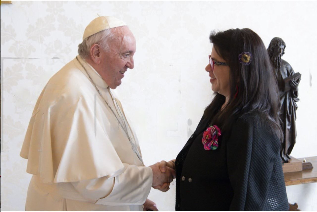 Paola Ugaz on X: "En noviembre pasado, me reuní con el Papa Francisco en Palacio apostólico en el Vaticano. Ocho meses después, @Pontifex_es envió la misión que investigará al Sodalicio; el arzobispo