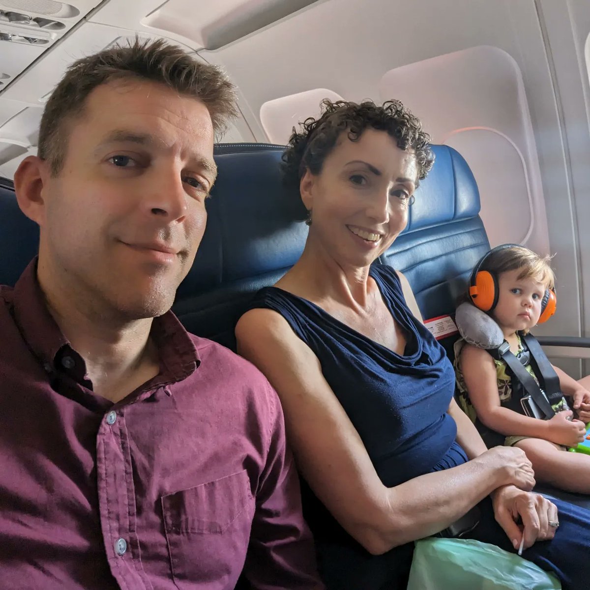 pdolan01's tweet photo. Robyn Rose had her 2nd plane flight ever and did great! She's becoming a pro at this. Lollipops are great for changes in air pressure! #RobynRose #flight #airplane https://t.co/IUEAG5tMHT
