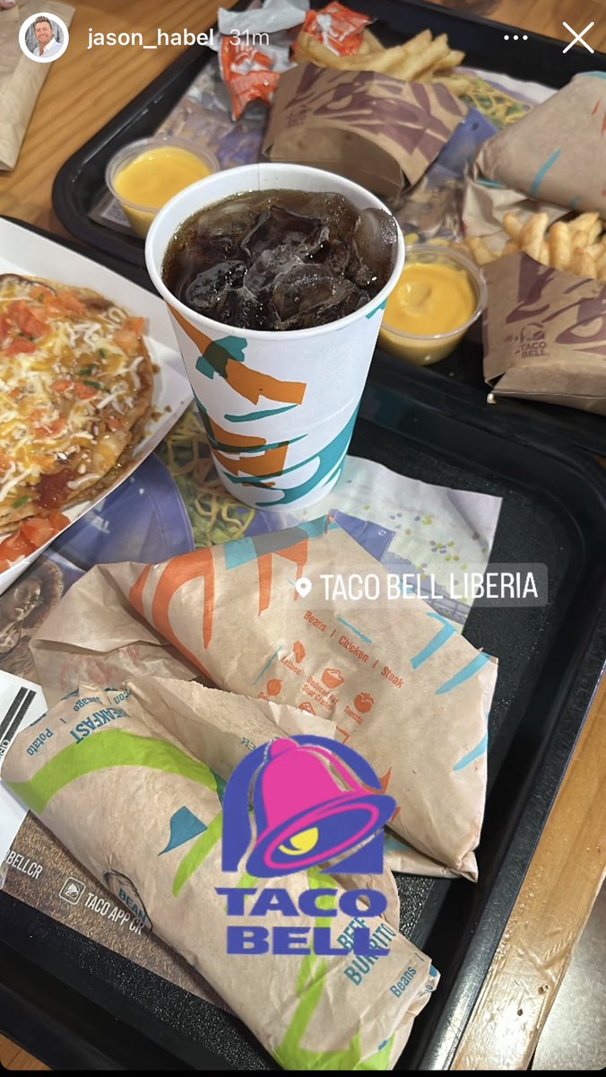 ajpierzynski12's tweet photo. Even in Costa Rica @tacobell tastes the same just way more crowded!! #ftlive  #vacationmode #vacation @Jason_Habel https://t.co/rHTQtcugbj