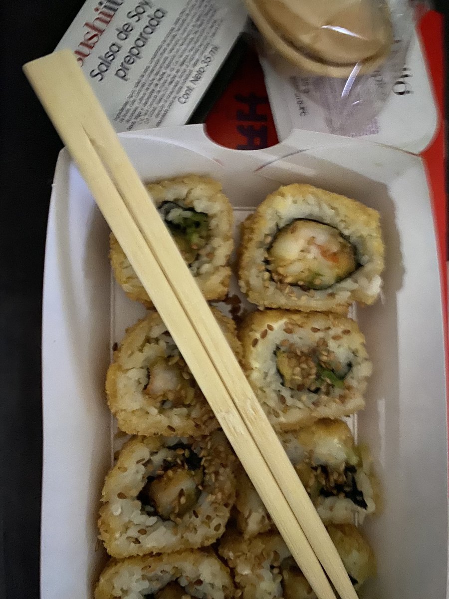jaque__rub's tweet photo. Antojo de comer sushi 🍱 después de unos ricos tacos 🤭

#notengollenadera https://t.co/REE7L9jVuO