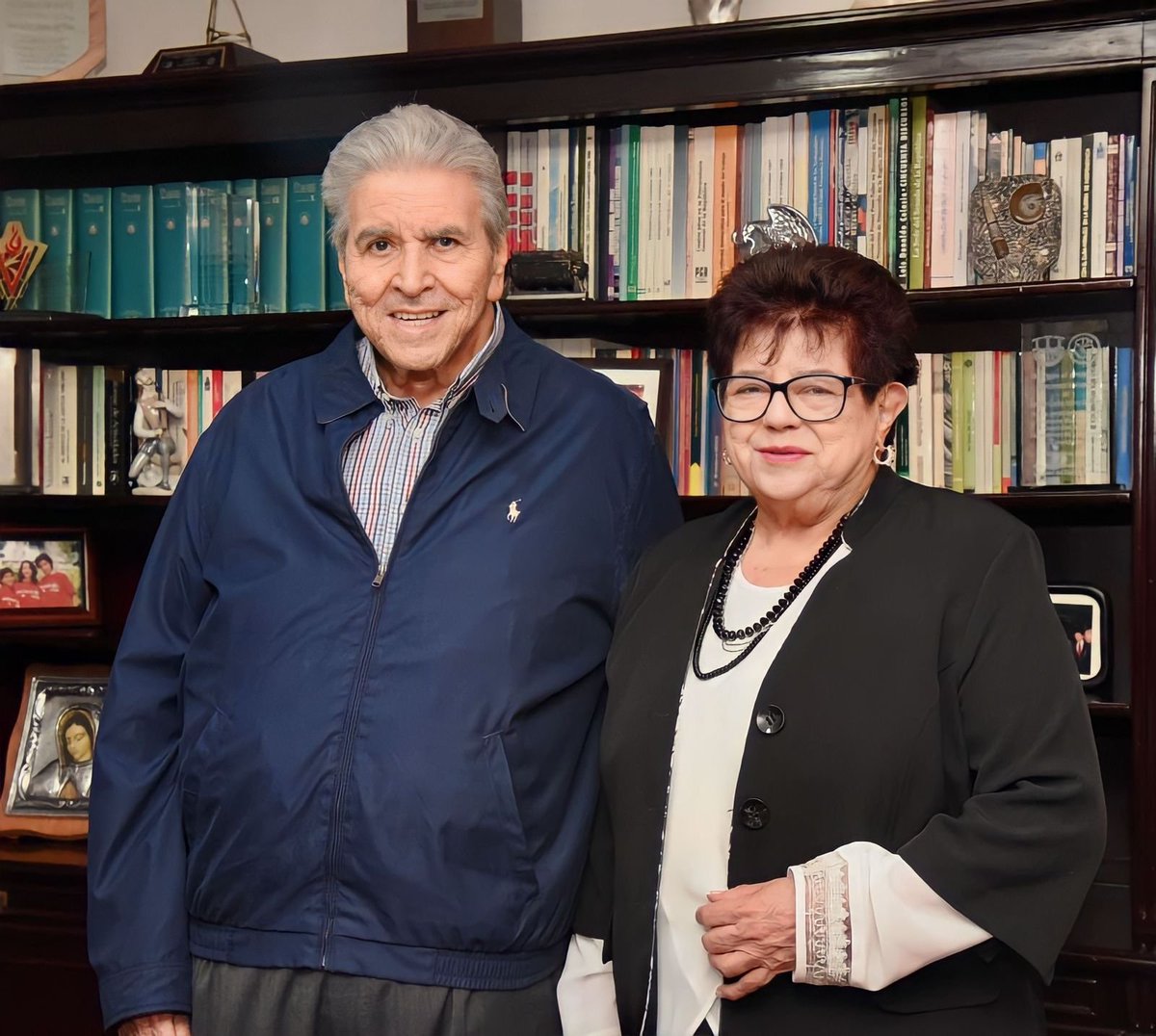 CarlosAceves_'s tweet photo. La inclusión de las mujeres en las dirigencias sindicales es una prioridad. Hoy tuve la oportunidad de dialogar con Gloria Carrillo Salinas, Secretaria de Acción Femenil de la @CTM_MX, sobre cómo seguir avanzando en esta importante labor. https://t.co/K0tvOlLCMV