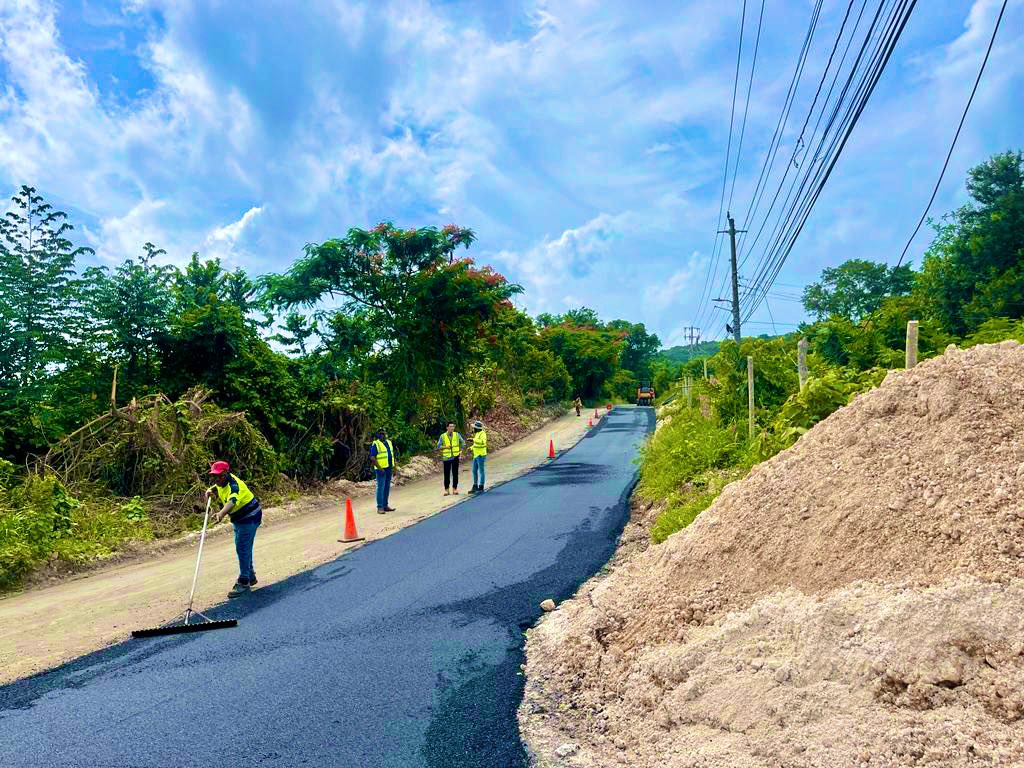 annmarievazja's tweet photo. Tuesday Updateπ§π―π²
Itβs an extra happy Tuesday in my #EastPortland!
#Caapet is being laid in the #Boston area of the #SCHIP!
Oh happy day!
Been a long & β¦. journey but here we are! Mi #gladbagbuss!
Canβt wait to reach down to see it fi myselfππ»π€Έπ»ββοΈπ₯³
#ParliamentDay
#ActionAnn https://t.co/AXmigPgpkk