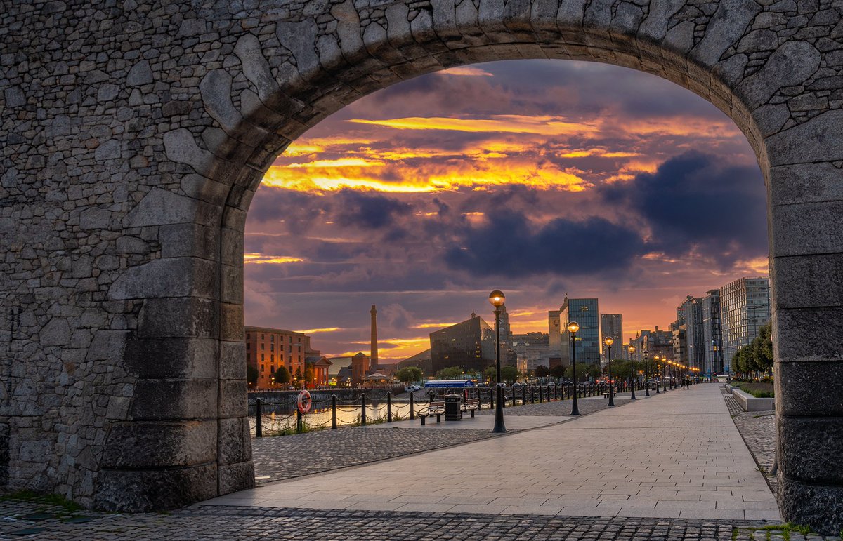 RT @LiverpoolVista: Salthouse Dock arch and Strand Street, #Liverpool. https://t.co/EYFNurvaKo