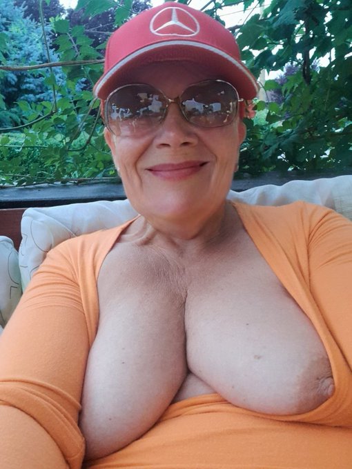 #selfie https://t.co/LcCLSocQDW<a href="/tag/selfie"class="tags">#selfie</a>