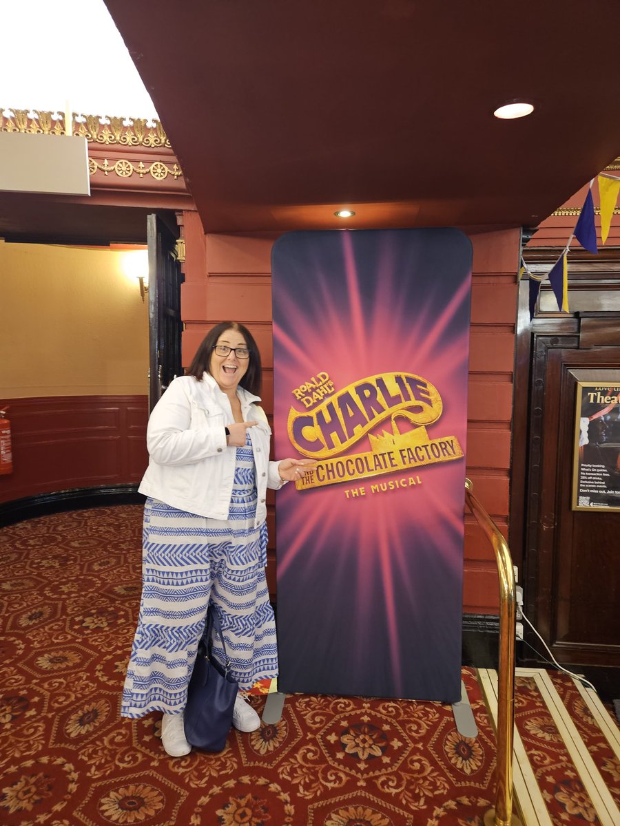 We've got a golden ticket 🎟 💛 #charlieandthechocolatefactory <a href="/gillybobs12/">Gillyannbobs</a> #palace