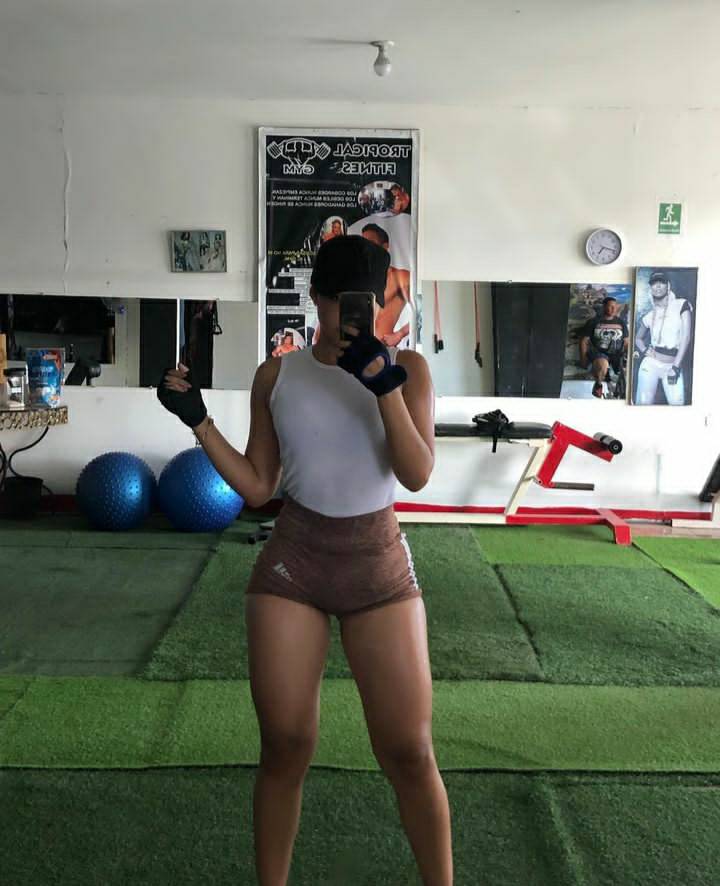 JenifferHannaB1's tweet photo. #workhard
#playhard
#crossfitlife
#onlystrong https://t.co/P1tXzdiwmI