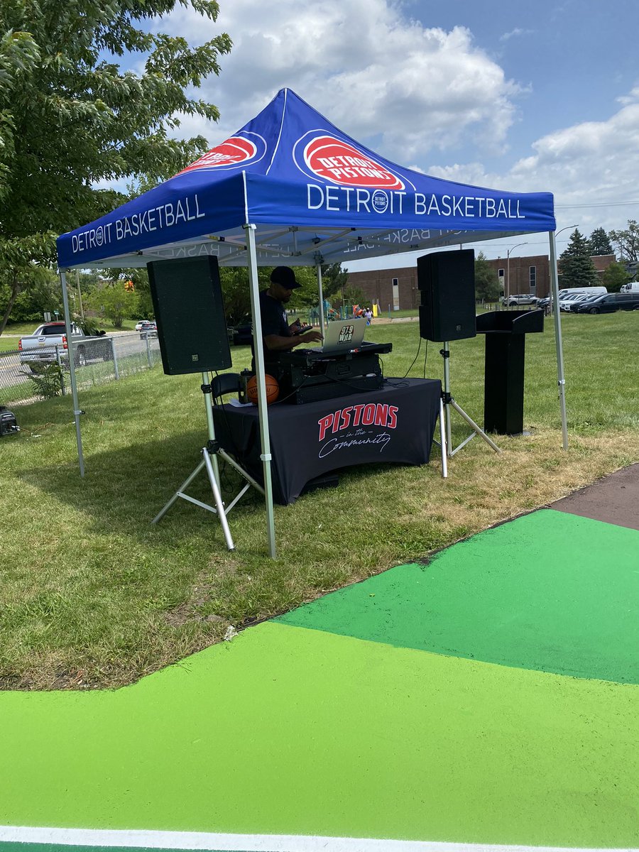IjuRecords's tweet photo. Glad To Be A Part Of History Something So Legendary As Park Adopters 🌳 Thanks to @DetroitPistons , @BigGameTae , @morrispeterson , &amp; #keepgeneseecountybeautiful for letting us being a part of #FlintHistory 🙏🏾 We Love ❤️ #KGCB https://t.co/3yBjeCR0M3