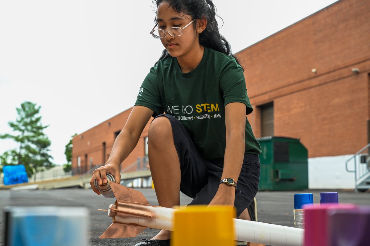 NOVASySTEMic's tweet photo. Another thrilling week at #STEMCamps at @NOVAcommcollege! Our campers delved into the world of cybersecurity, coding, and rocketry. #WeDoSTEM #STEMExploration https://t.co/RVNABaG9gu