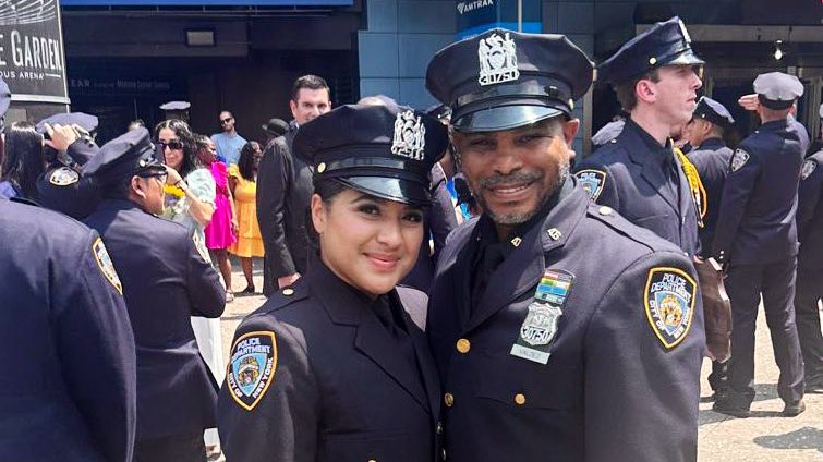 NYPDauxiliary tweet picture