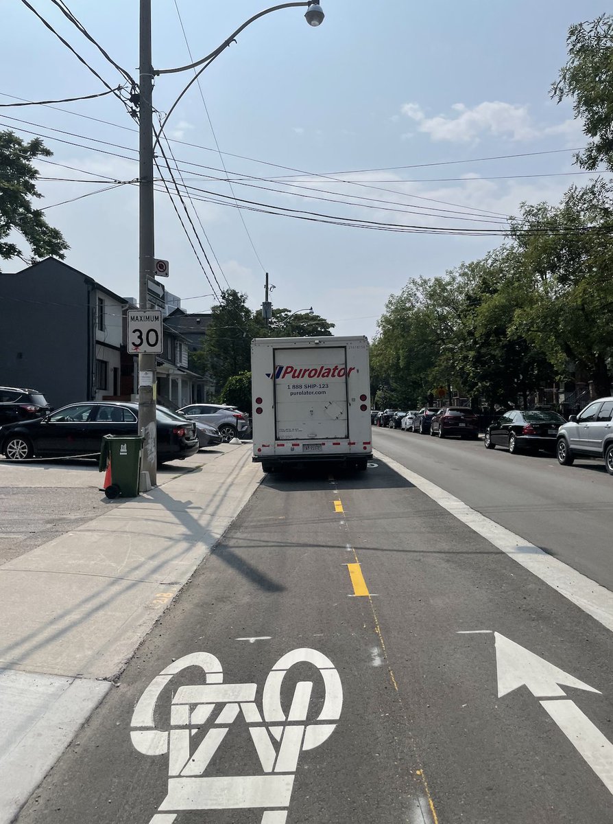 Dear <a href="/PurolatorInc/">Purolator 🇨🇦</a>, when you ask yourself "should I  drive in the dedicated, separated bike lanes?" The answer is always no. For next time, OK?