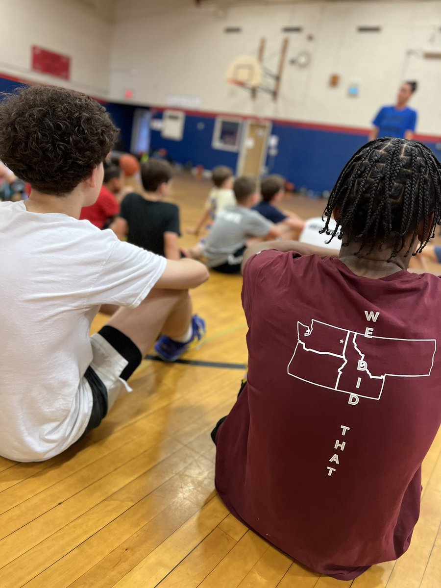 CoachJSNash's tweet photo. Message today at 🏀 camp
There is a choice you have to make, in everything you do.
So keep in mind that in the end, the choice you make, makes you.
“Ability may get you to the top, but it takes character to stay there.”
Make the people around you better.
#JNBA #GotReps https://t.co/vHEL1vnsUz