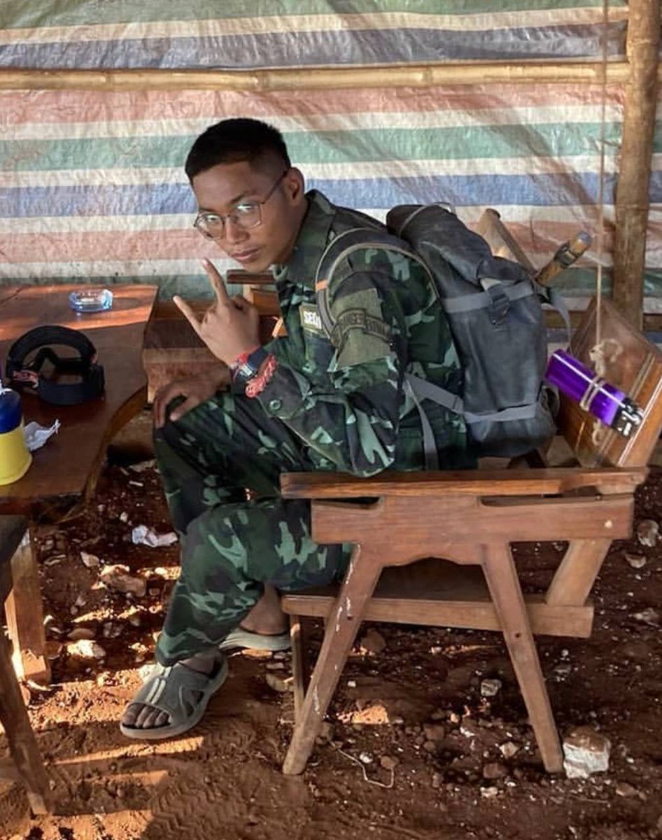 Jake_Hanrahan's tweet photo. Spent a lot of time today talking with a rebel fighter in Myanmar. I asked what he's fighting for, he said: "A system where we're treated like humans. That's all." Very emotional interview tbh, reminded me why I started this work. Podcast ep out this week. https://t.co/WojvFBAVSu https://t.co/cU2wxJYOUh