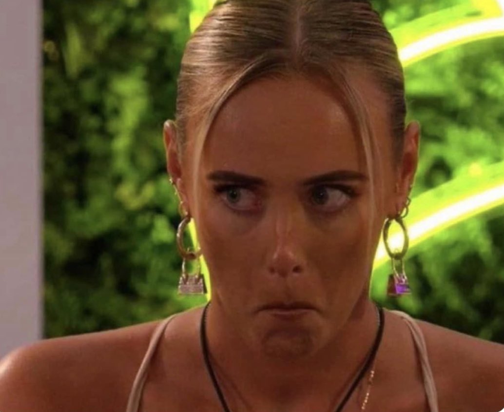 Scott barely talks but when he talks he spits fire😂😂😂😂 #LoveIsland