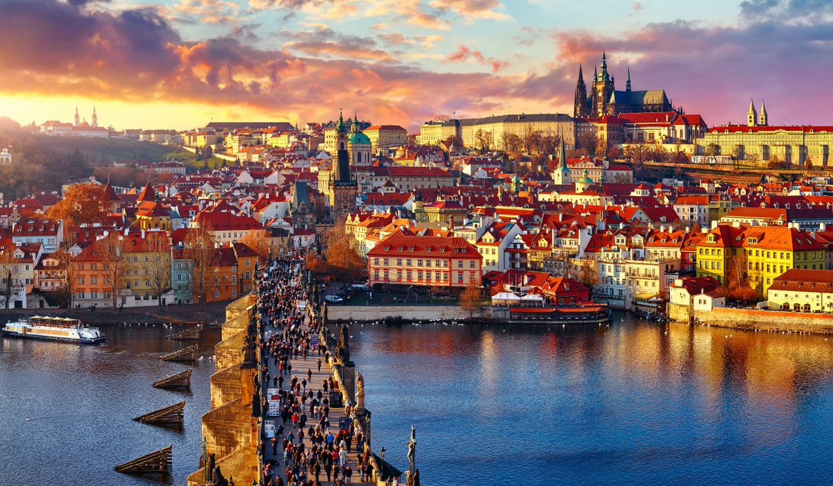 JeremyTate41's tweet photo. Prague was built by people who believed that beauty is objective. https://t.co/WDumjC0ZaY