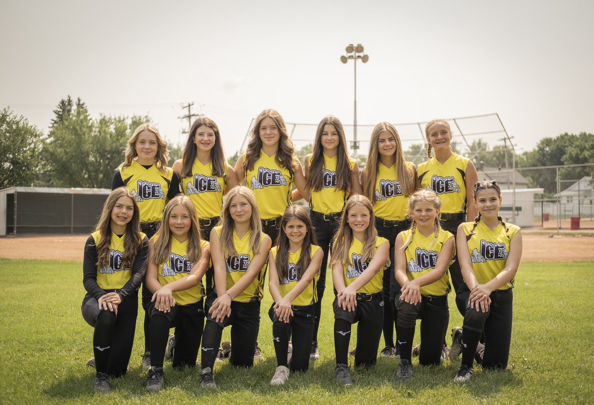 Had a great season coaching these girls 🥎🥎🥎