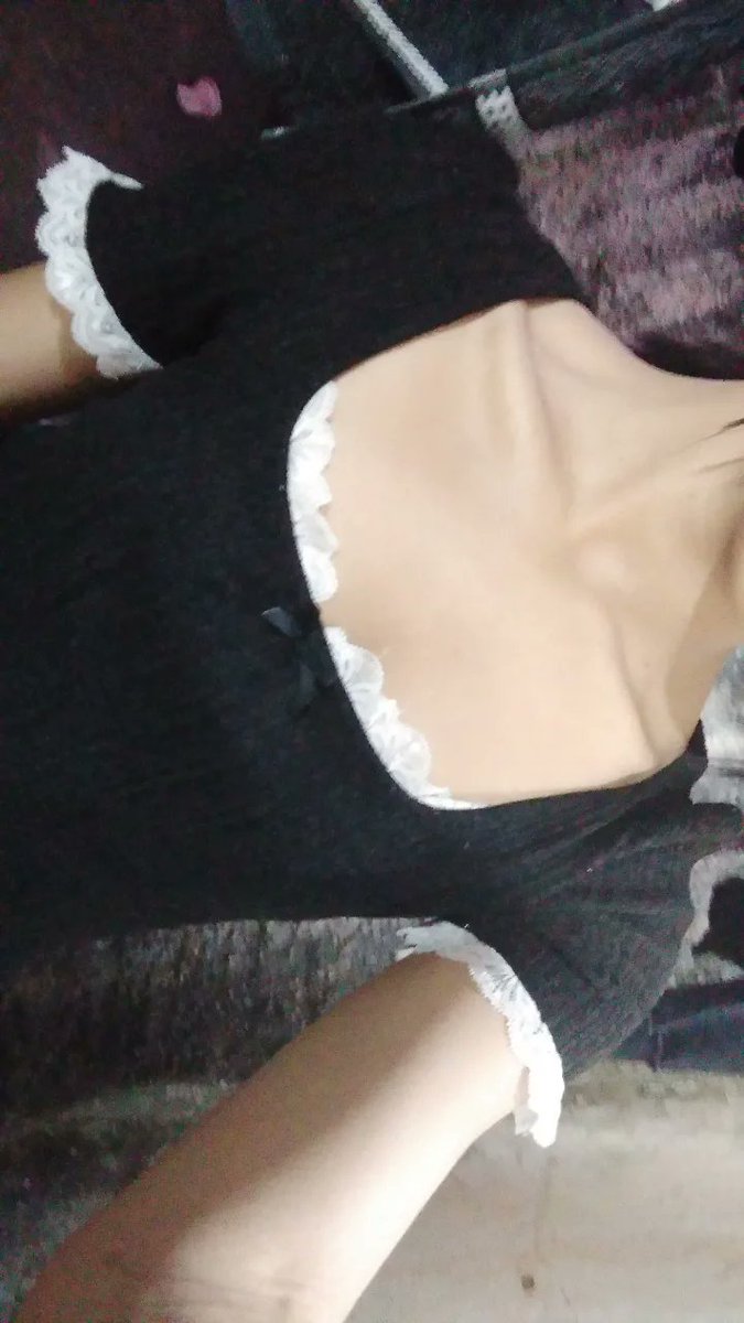 borderperson's tweet image. clavícula🎀