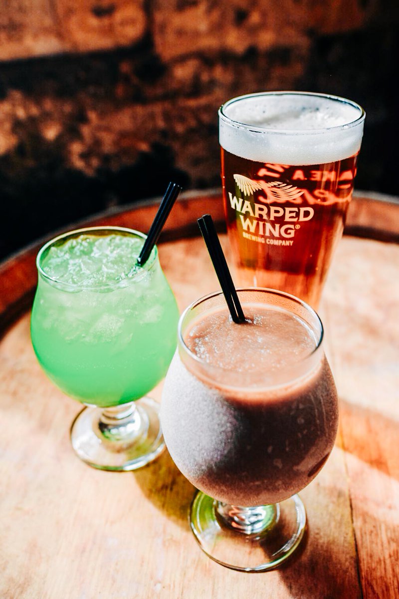 WarpedWing's tweet photo. Happy #ChristmasinJuly!
All week long we'll have some seasonal specials including:
ยท Kranz Cranberry #Kรถlsch
ยท #Gingerbread Russian #ImperialStout #cask
ยท #FrozenHotChocolate Slush
ยท #Grinch #cocktail
ยท #AppleCiderMule
Christmas themed Tuesday Night #Trivia starts at 7pm! https://t.co/vfjMOPe7J1